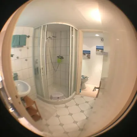 Nias Apartment *