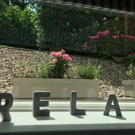 Nias Apartment *