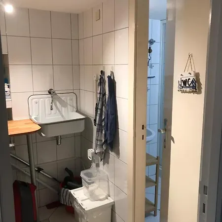 Nias Apartment *